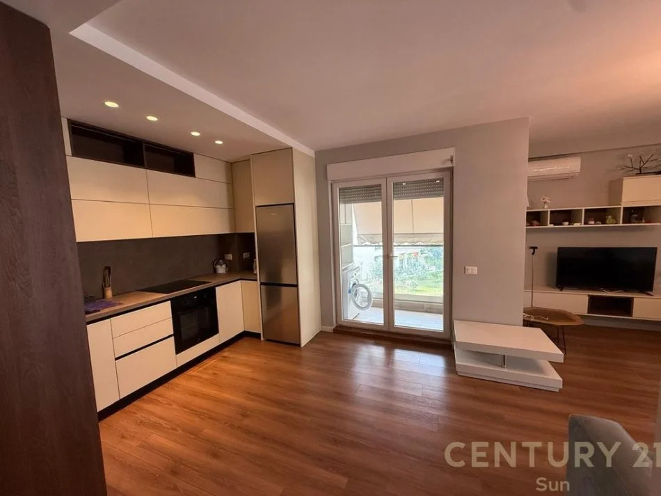 Tirane, shitet apartament 1+1 Kati 2, 65 m² 169.000 € (Rruga Forsina Plaku)