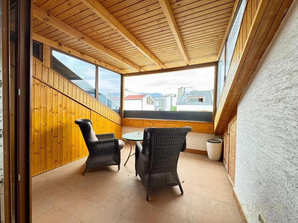 Tirane, jepet me qera Vile 3+1+Aneks+Ballkon Kati 0, 320 m² 2.500 € (s125418)