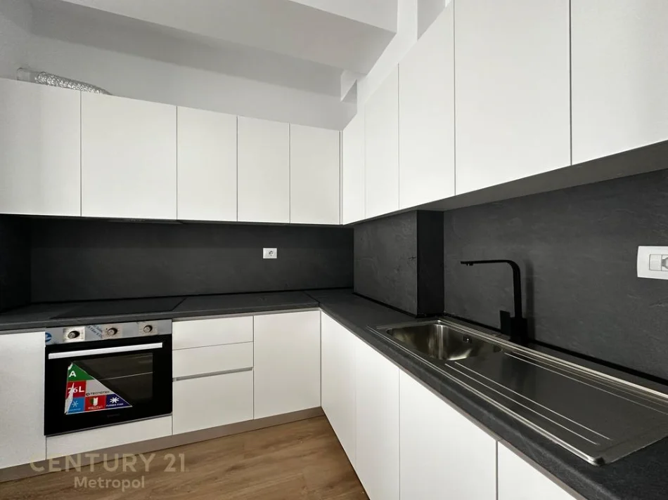 Tirane, shitet apartament 1+1+Ballkon Kati 4, 60 m² 110.000 € (Rezidencen Kaimi!)