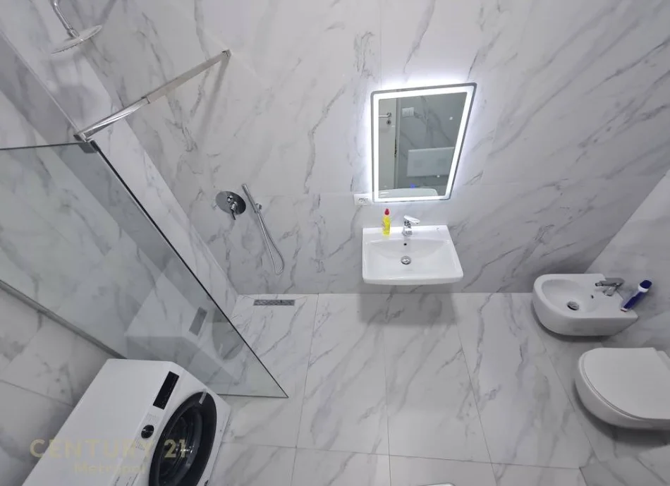 Tirane, shitet apartament 1+1 Kati 4, 60 m² 110.000 € 