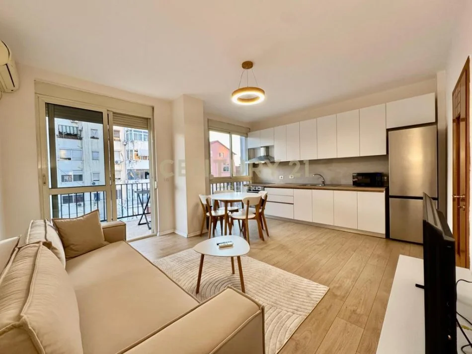 Tirane, jepet me qera apartament 1+1+Aneks+Ballkon Kati 5, 75 m² 750 € (Neom125450)