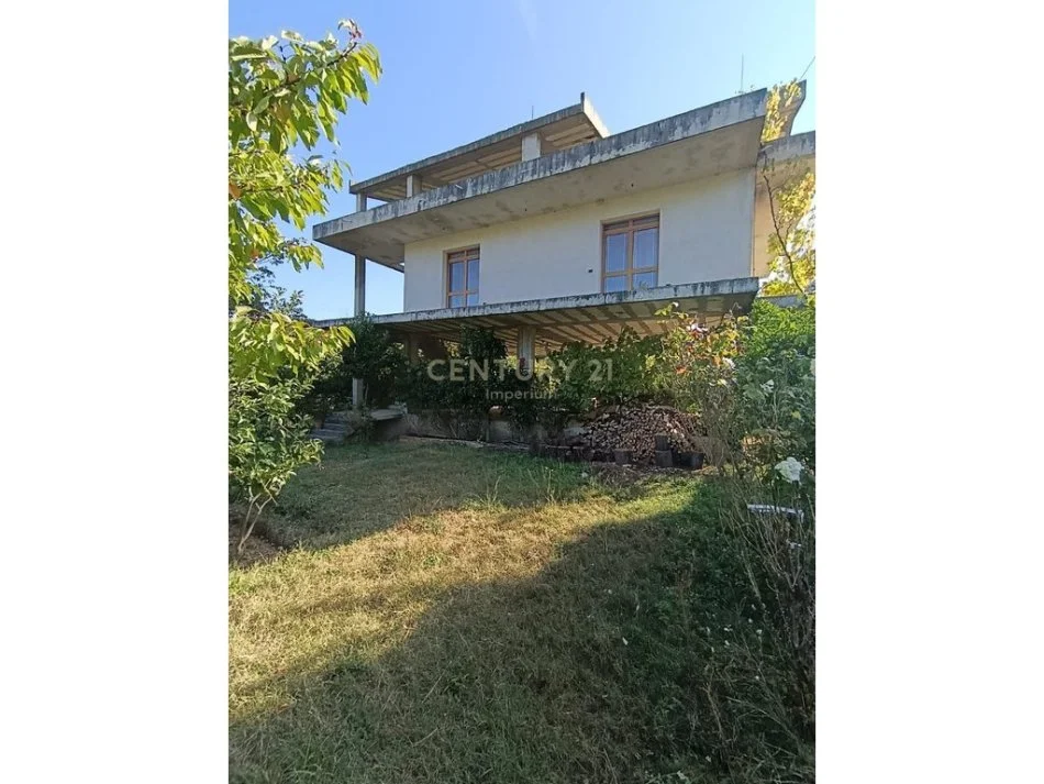Tirane, shitet Vile 3 Katshe , 1.542 m² 400.000 € (ibe e poshtme)