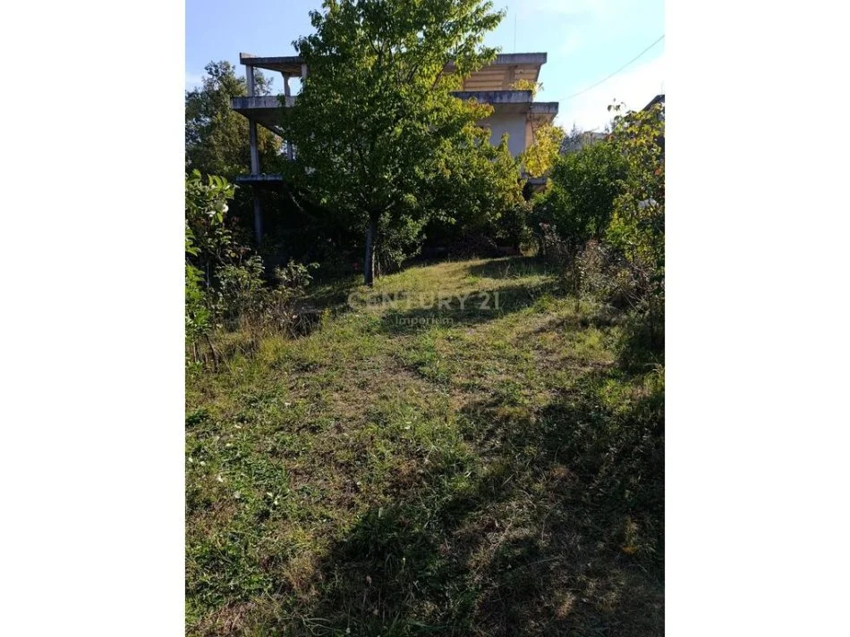 Tirane, shitet Vile 3 Katshe , 1.542 m² 400.000 € (ibe e poshtme)