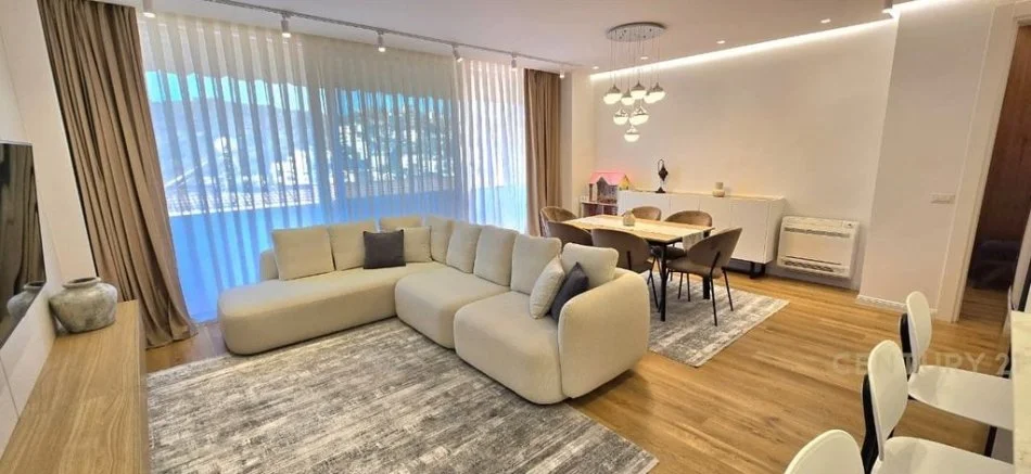 Tirane, shitet apartament 2+1+Aneks+Ballkon , 142 m² 313.000 € 