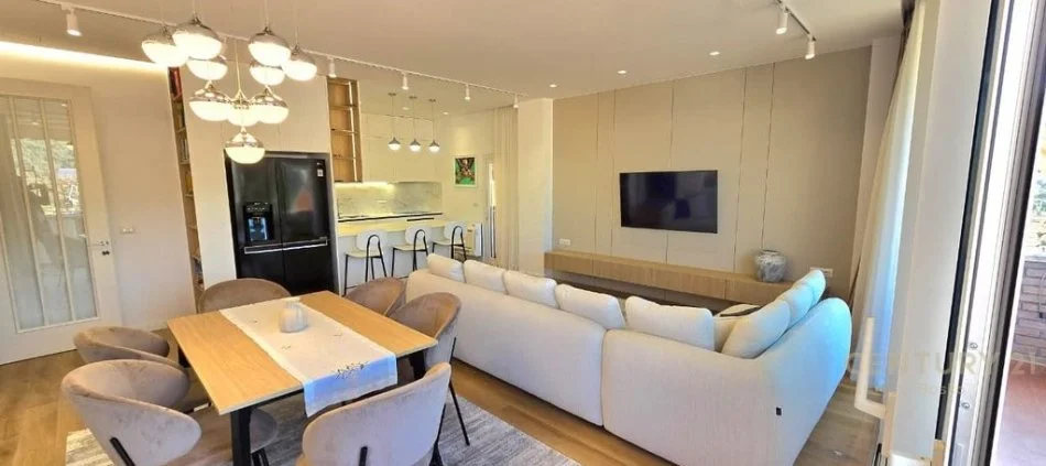 Tirane, shitet apartament 2+1+Aneks+Ballkon , 142 m² 313.000 € 