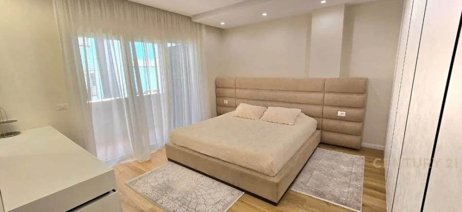 Tirane, shitet apartament 2+1+Aneks+Ballkon , 142 m² 313.000 € 