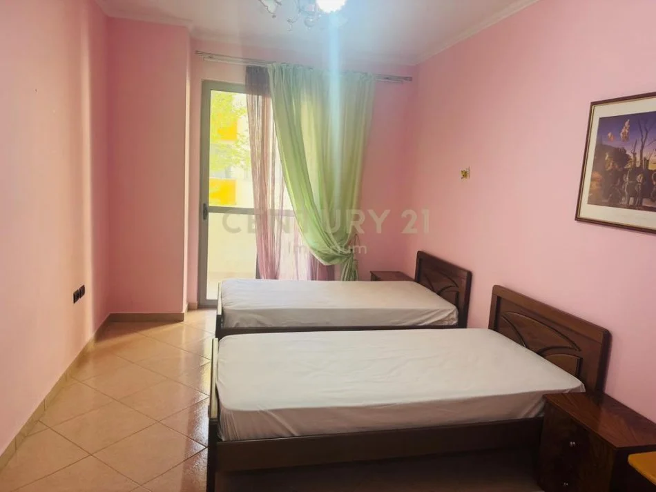 Tirane, jepet me qera apartament , 107 m² 450 € 