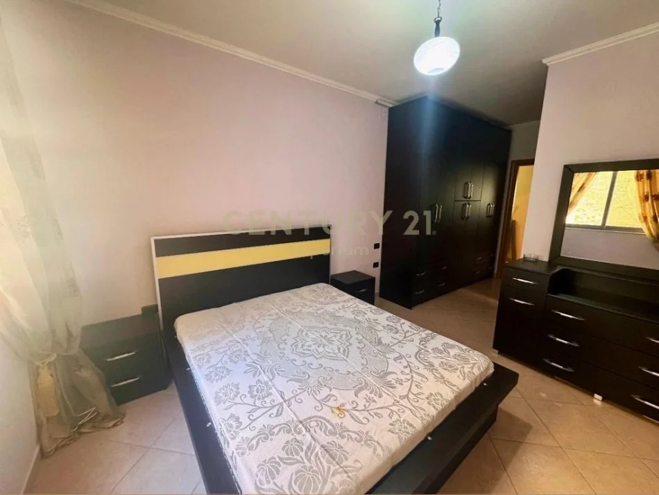 Tirane, jepet me qera apartament , 107 m² 450 € 