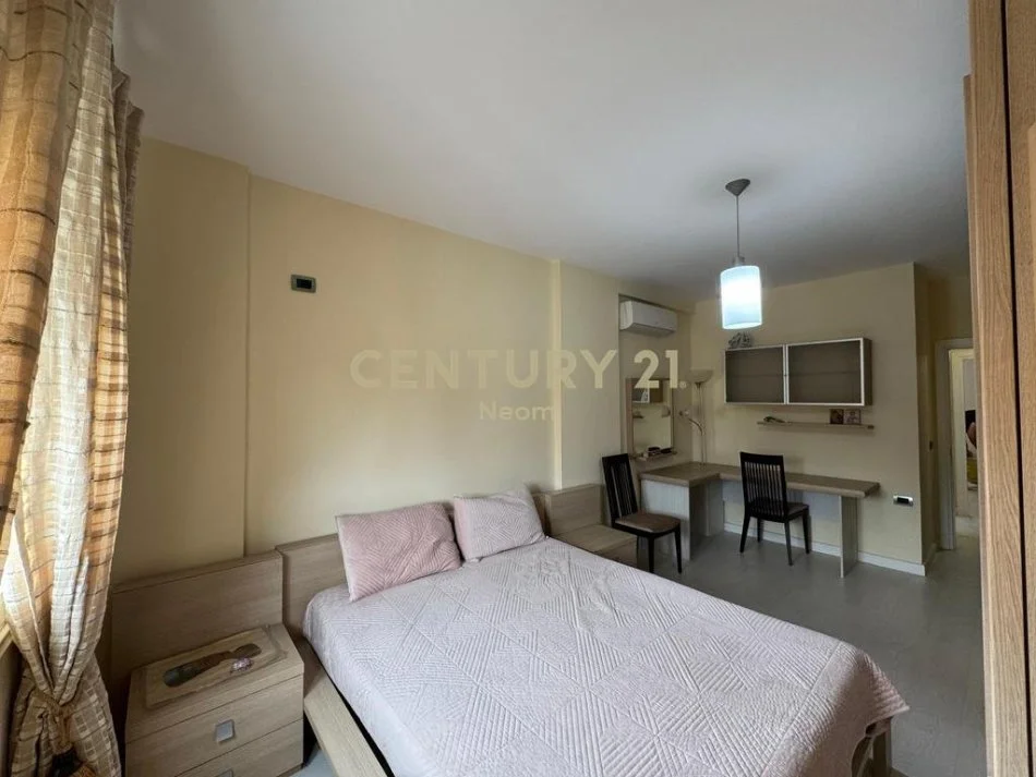 Tirane, jepet me qera apartament 2+1+Aneks+Ballkon Kati 5, 99 m² 850 € (Neom125538)