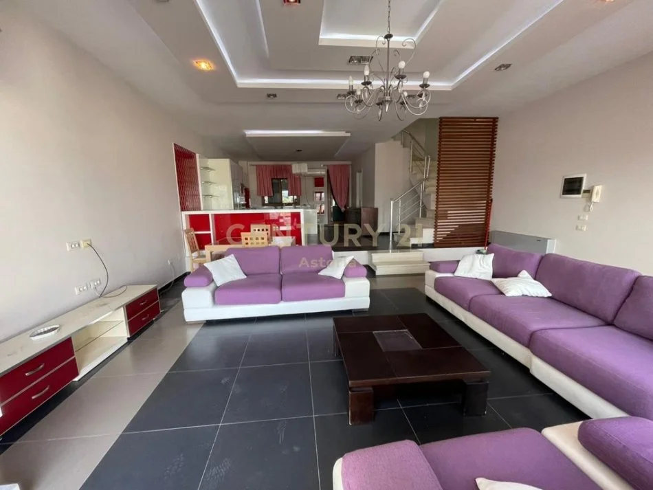 Tirane, jepet me qera Vile 3+1+Aneks+Ballkon Kati 3, 2.000 € (rezidenca kodra e diellit 1)