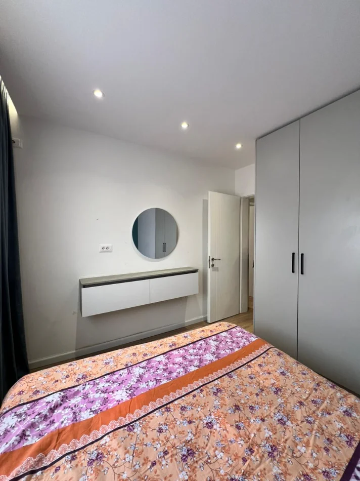 Tirane, jepet me qera apartament 1+1 Kati 4, 40 m² 470 € 