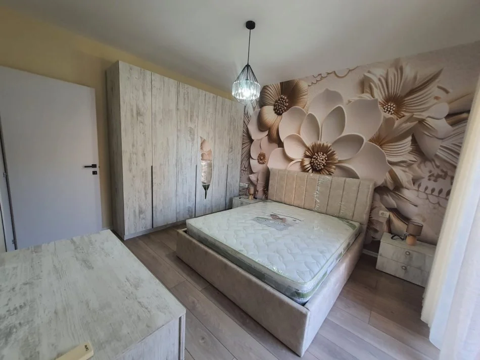 Tirane, jepet me qera apartament 2+1+Ballkon Kati 3, 100 m² 850 € (Myslym shyri)