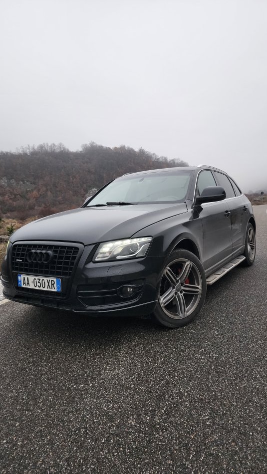 Tirane, shitet SUV Audi q5 Nafte, e zeze tiptronik Klima 357.000 km 11.300 €