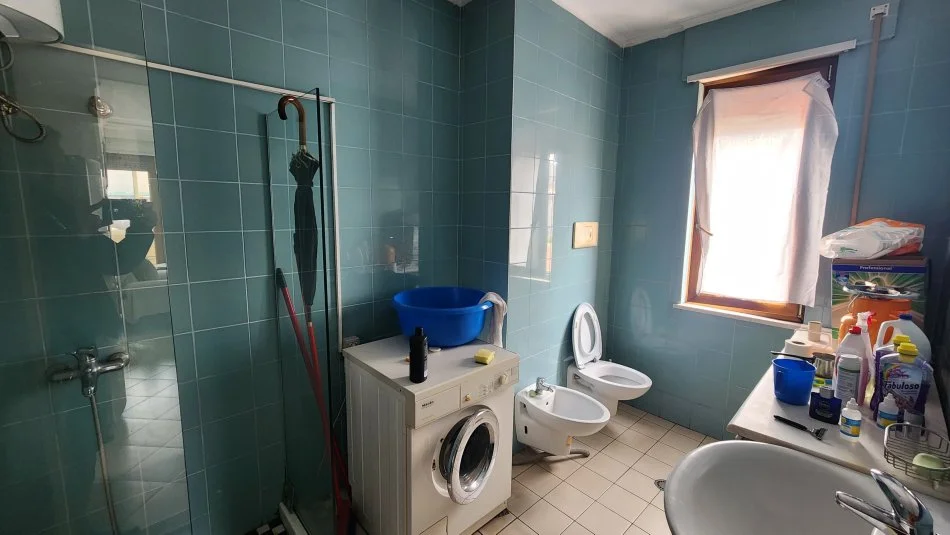 Tirane, jepet me qera apartament 1+1 Kati 6, 60 m² 500 € (Rruga e Barrikadave)