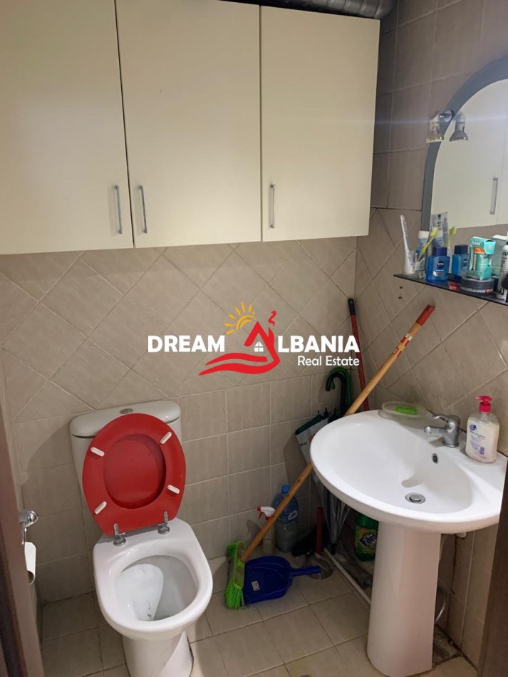Tirane, shitet apartament 3+1+Ballkon Kati 3, 139 m² 337.000 € (Rruga e Elbasanit)