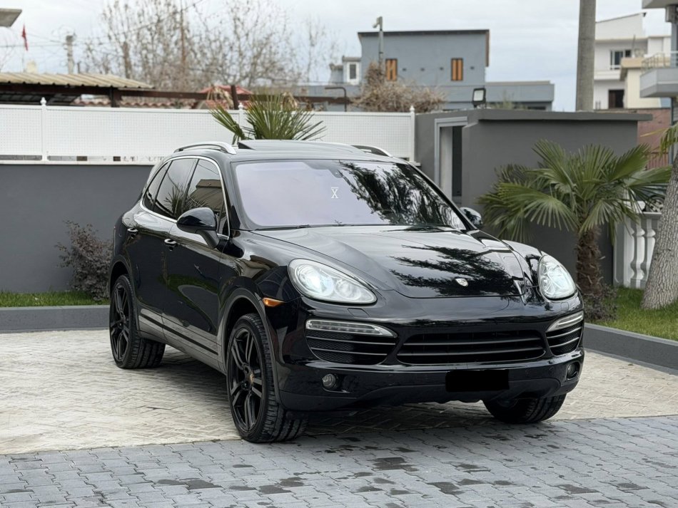 Fier, shes makine PORSCHE CAYENNE-3.6 BENZIN GAZ STAG-FULL OPTIONS-LETRAT 12-2026 XHAMA TE ZINJ KOMPLET-13.500 EURO OSE NDERROHET-069 44 00 305 Benzin+Gaz, e zeze automatik Klima 250.000 km 13.500 €