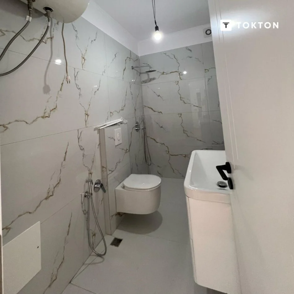 Shitet Apartament 2+1,21 Dhjetori,Tiranë