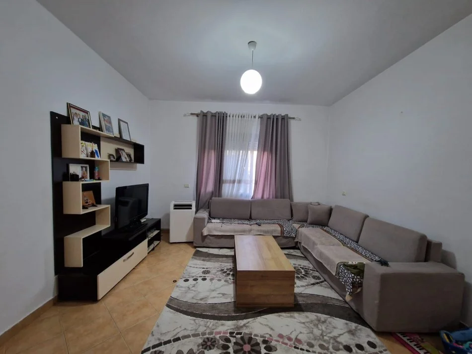Tirane, shitet shtepi 2 Katshe Kati 0, 315 m² 280.000 € (yrshek)