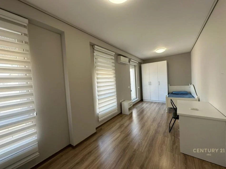 Tirane, jepet me qera apartament Kati 5, 500 m² 800 € (21 dhjetori)