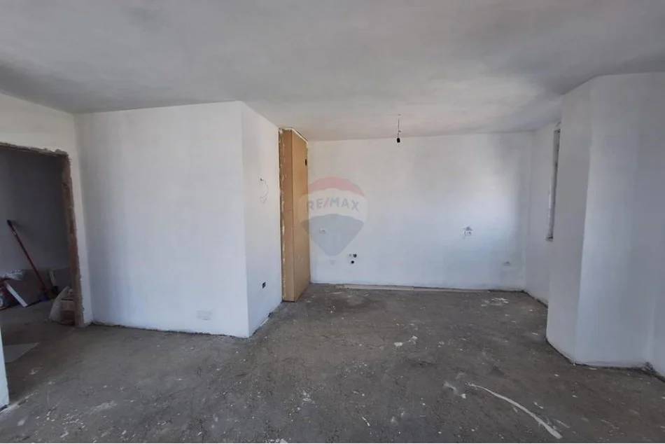 Tirane, shitet apartament 3+1 Kati 9, 130 m² 132.000 € (Pallatet Cabej)