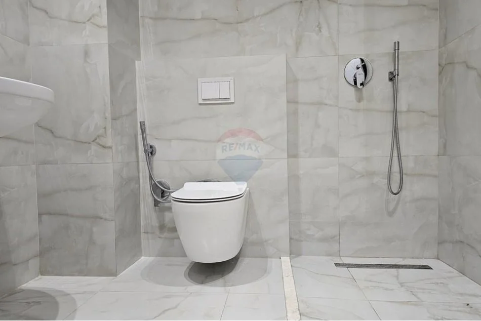 Tirane, shitet apartament 1+1 Kati 1, 58 m² 135.000 € (Rezidenca Rose Garden ne TEG)