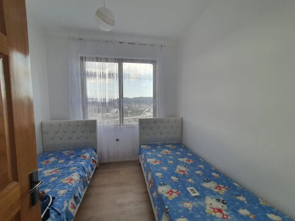 Tirane, jepet me qera apartament 2+1+Ballkon Kati 5, 90 m² 430 € (besim alla)