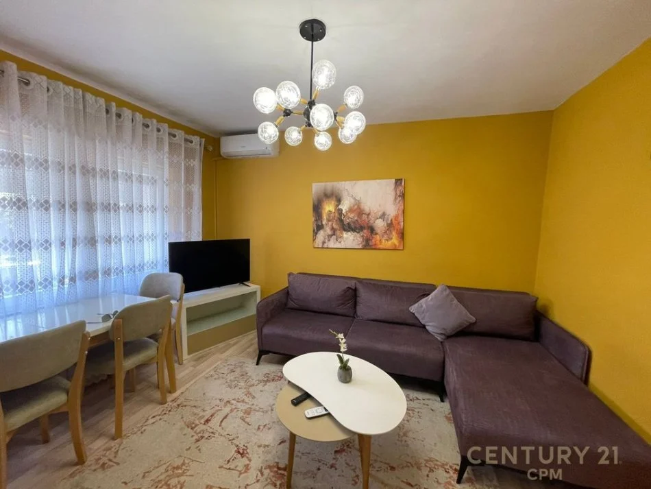 Tirane, jepet me qera apartament 1+1+Ballkon Kati 1, 58 m² 450 € (Ali Demi)