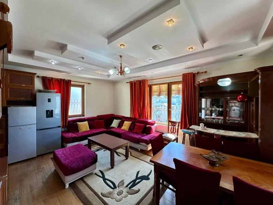 Tirane, jepet me qera apartament 2+1+Ballkon Kati 6, 94 m² 600 € (Vasil Shanto)