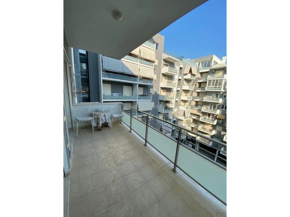 Tirane, jepet me qera apartament+verande | Penthouse 1+1 Kati 5, 60 m² 500 € (spitali amerikan 3)