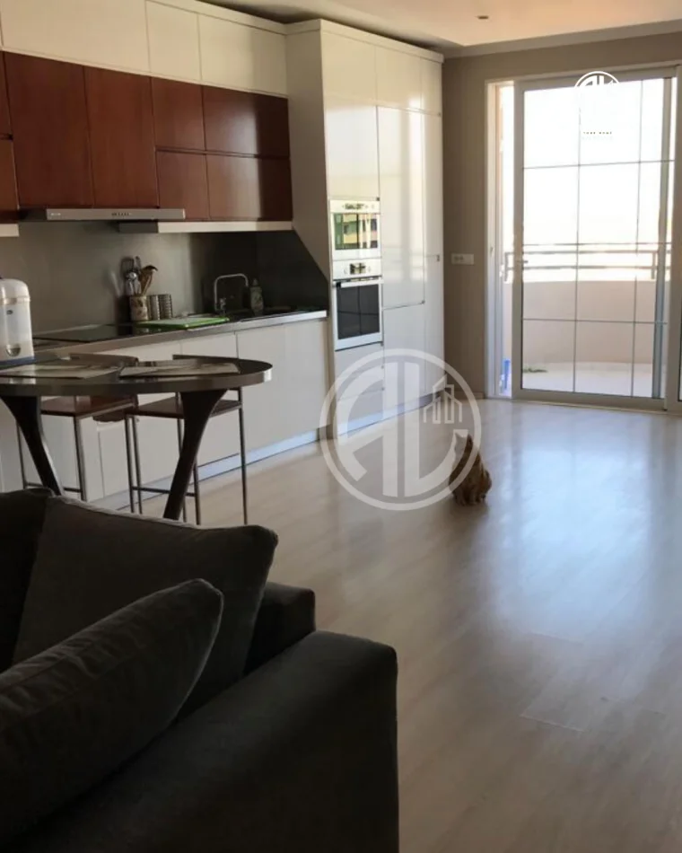 Durres, jepet me qera 2+1 Kati 9, 800 € 