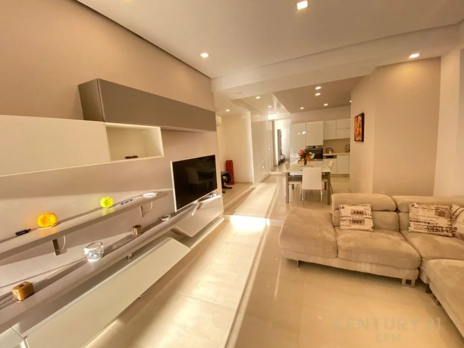 Vlore, shes apartament 4+1 , 158 m² 298.000 € (Qerret)