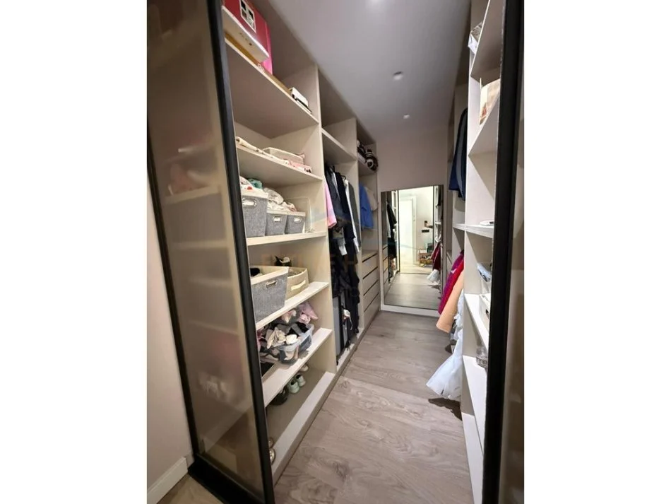 Tirane, shitet apartament 3+1 Kati 2, 165 m² 355.000 € (Kopshti Botanik)