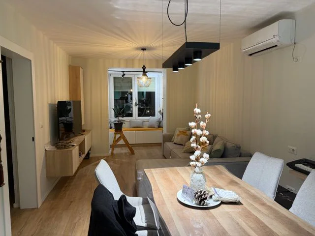 Tirane, jepet me qera apartament 1+1+Ballkon Kati 2, 72 m² 750 € (MYSLYM SHYRI)