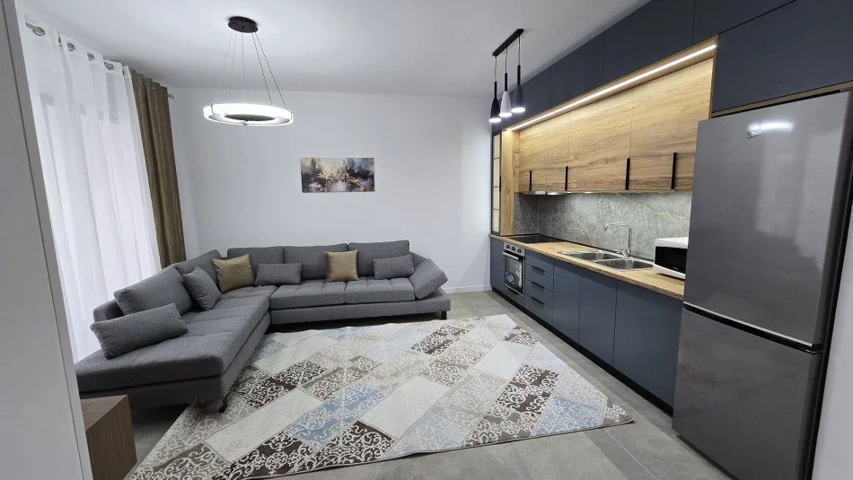 Tirane, jepet me qera apartament 1+1+Ballkon Kati 5, 68 m² 500 € (PORCELAN)