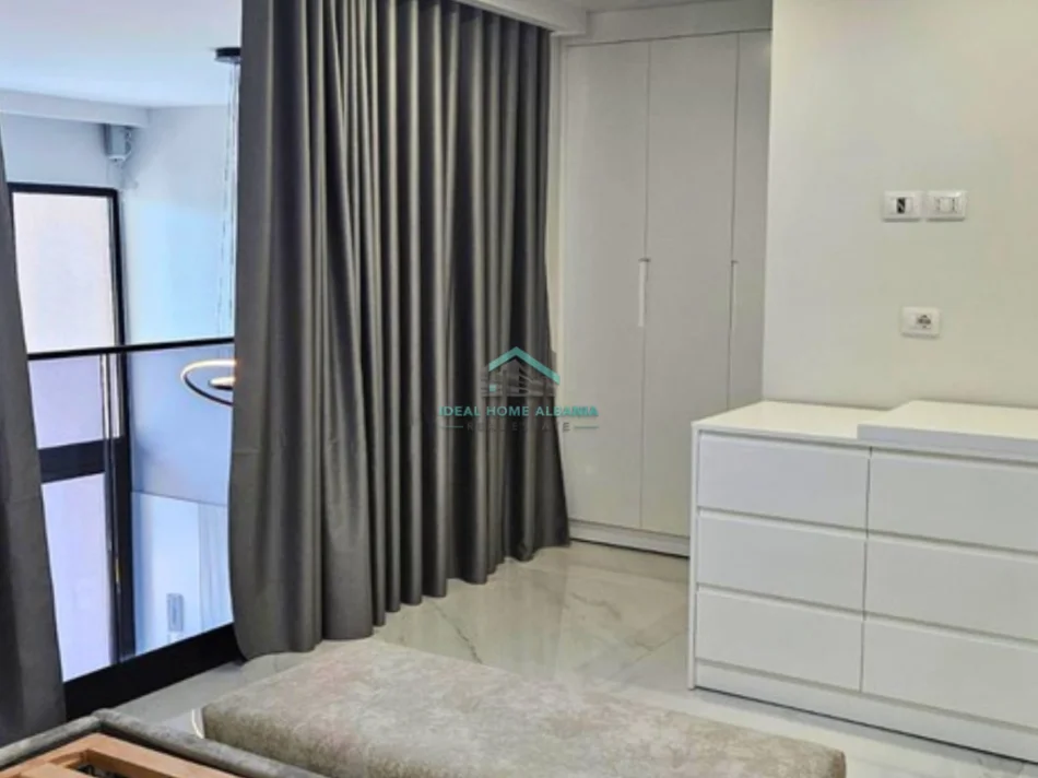 Vlore, shitet apartament duplex 3+1 , 130 m² 294.000 € (radhime)