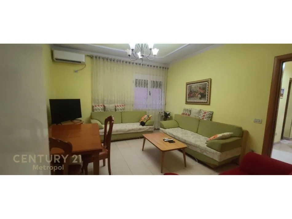 Tirane, shes apartament 3+1 Kati 5, 106 m² 205.000 € (Shkolla e Kuqe)