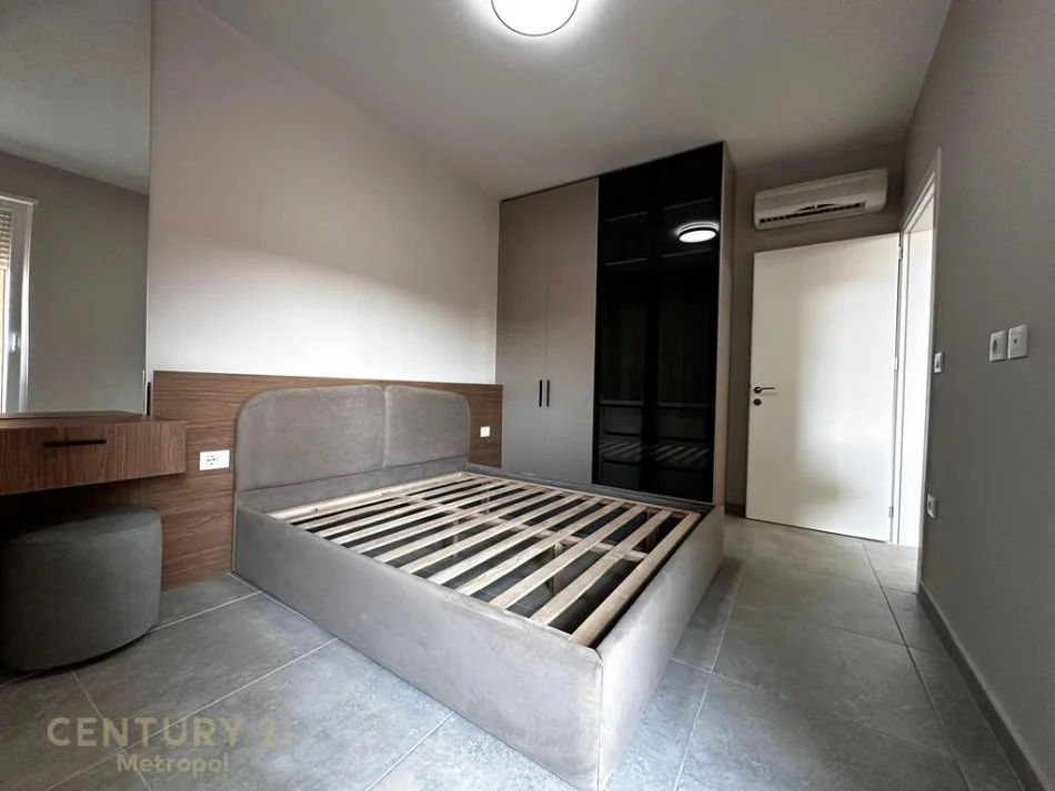 Tirane, shes apartament 1+1 Kati 7, 72 m² 130.500 € (Golden Park)