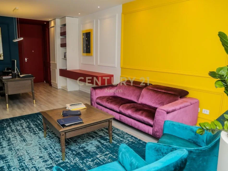 Tirane, jepet me qera zyre Kati 2, 35 m² 900 € (Neom125784)