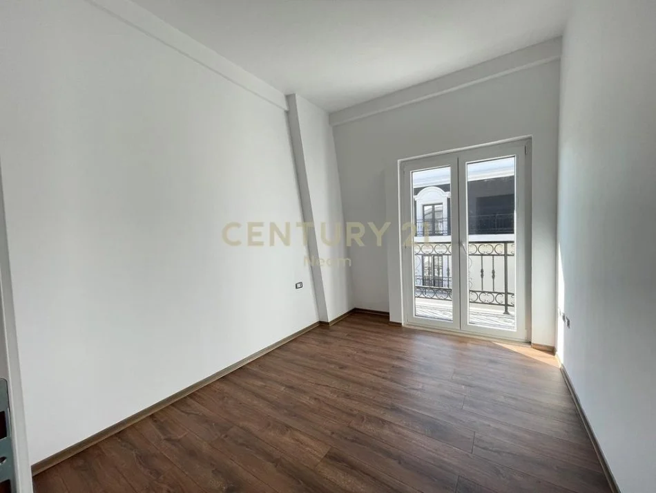 Tirane, shitet apartament 2+1+Aneks+Ballkon Kati 4, 103 m² 159.000 € (Neom125790)