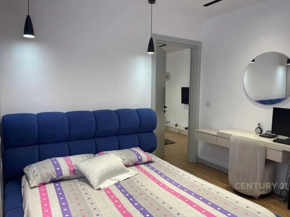 Tirane, jepet me qera apartament 2+1 Kati 2, 65 m² 650 €