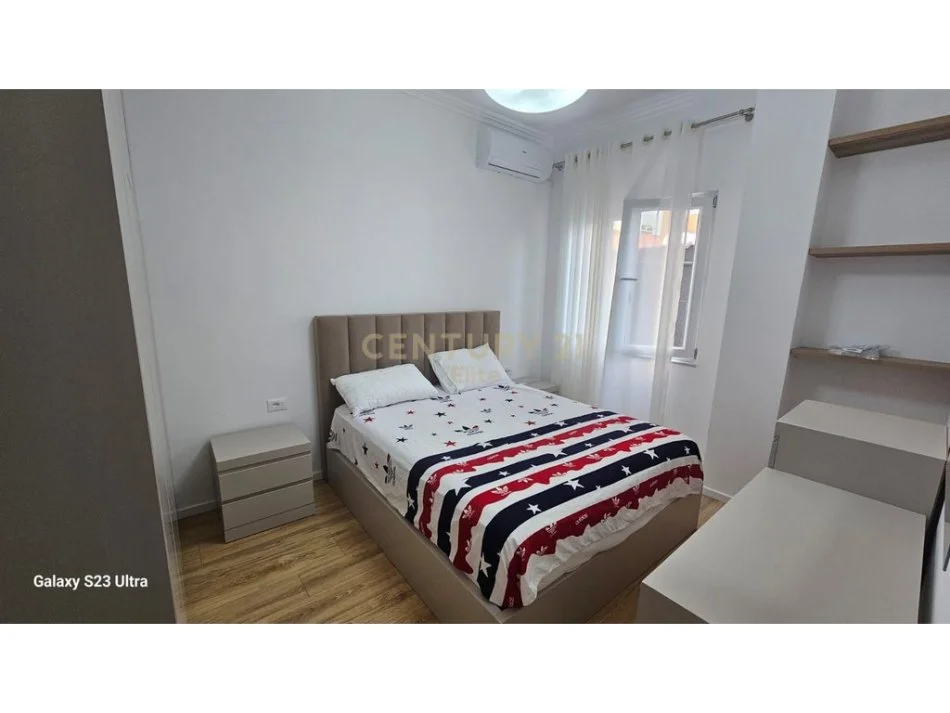 Tirane, jepet me qera apartament 2+1 Kati 2, 82 m² 700 € (Xhamllik)