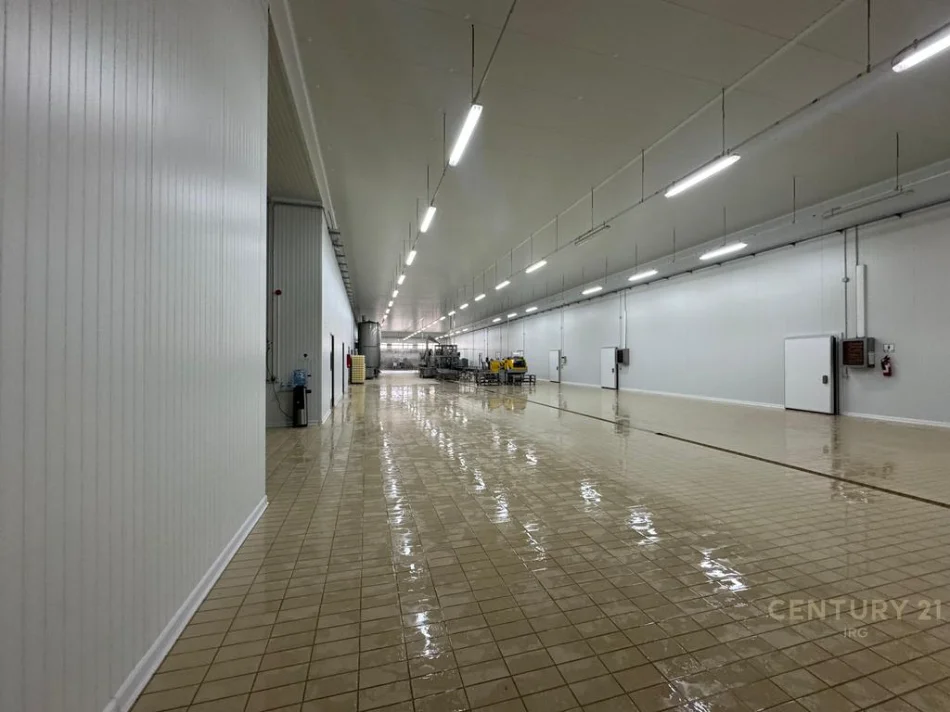 Tirane, shitet aktivitet biznesi Kati 0, 4.700 m² 4.000.000 € (Berxulle)