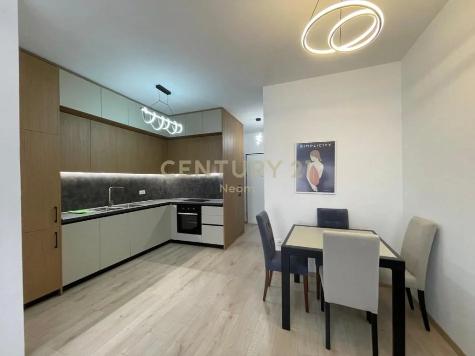 Tirane, jepet me qera apartament 1+1+Aneks+Ballkon Kati 1, 62 m² 700 € (Neom125872)