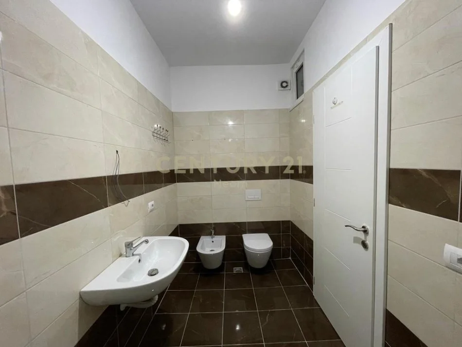 Tirane, shitet apartament 2+1+Aneks+Ballkon Kati 2, 115 m² 185.000 € (Neom125875)