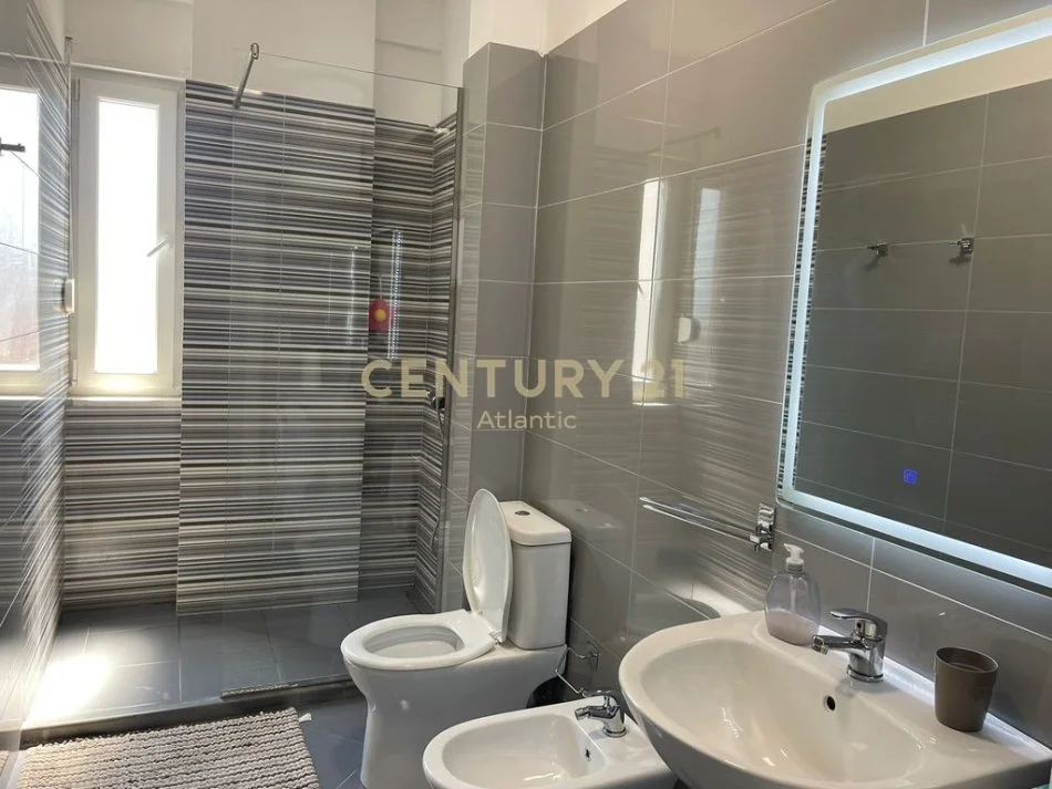 Durres, jepet me qera apartament 2+1 Kati 4, 74 m² 500 € (Apartament 2+1 me Qira në Plazh Iliria, Durres!)