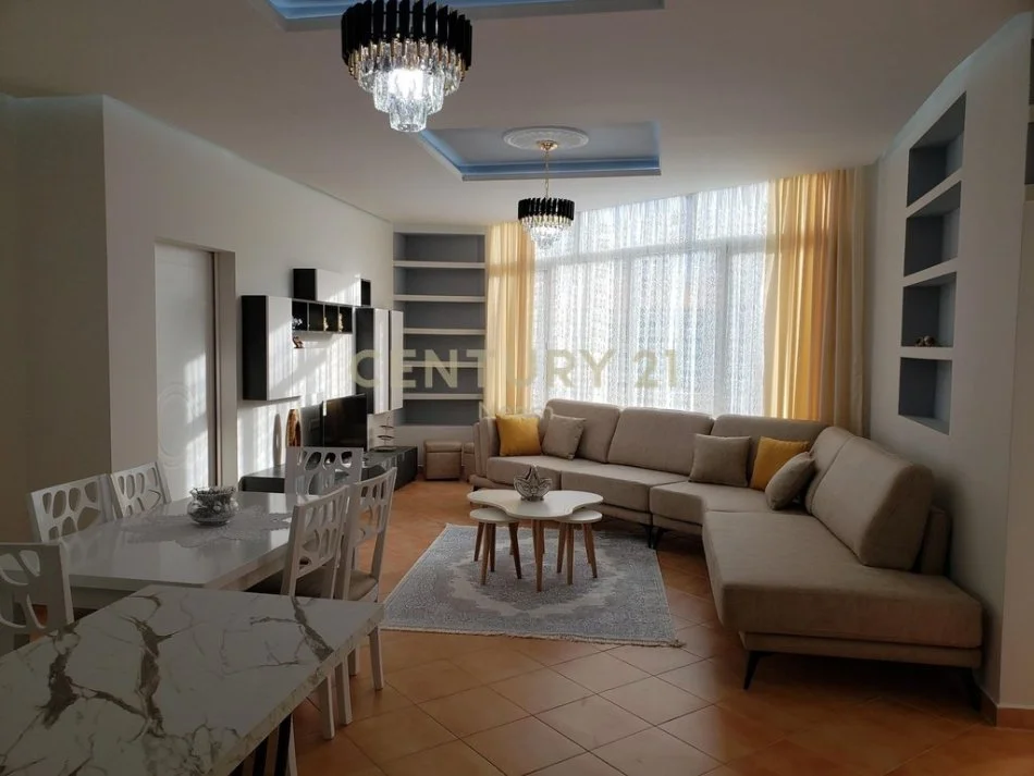 Tirane, jepet me qera apartament 2+1+Aneks+Ballkon Kati 4, 75 m² 600 € (Neom125919)