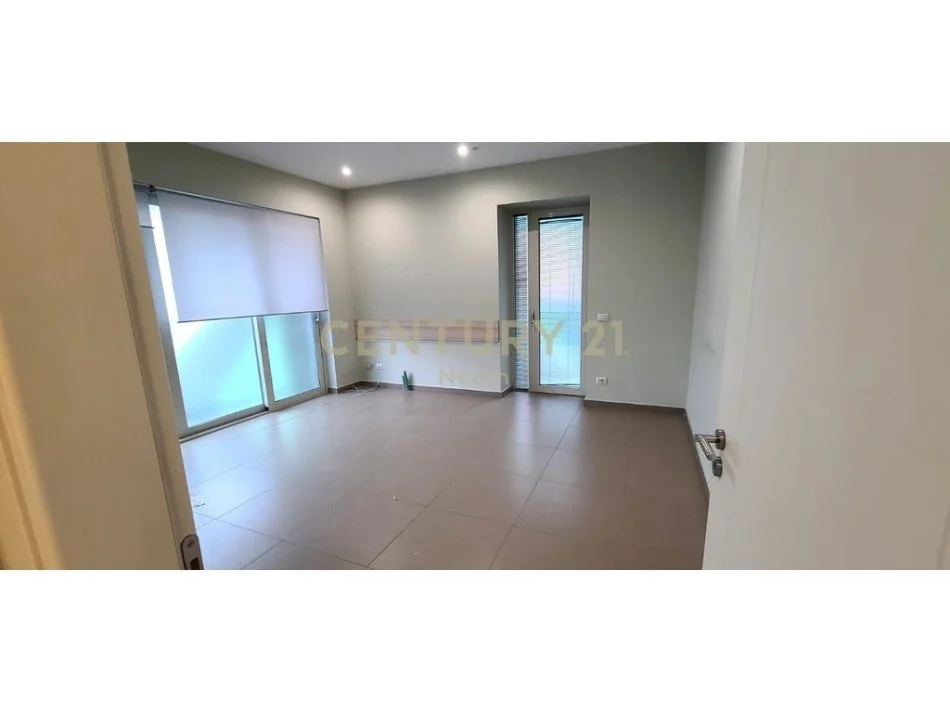 Tirane, jepet me qera ambjent biznesi Kati 1, 135 m² 2.430 € (Neom125877)