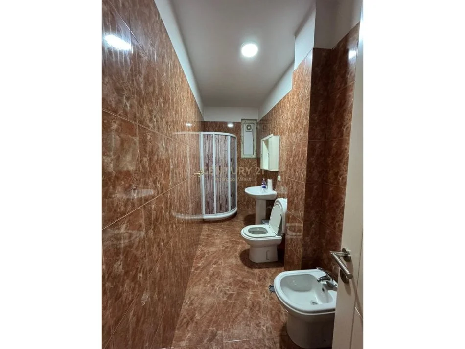 Tirane, shitet apartament 1+1 Kati 2, 69 m² 210.000 € (Mine Peza Kafe Flora)