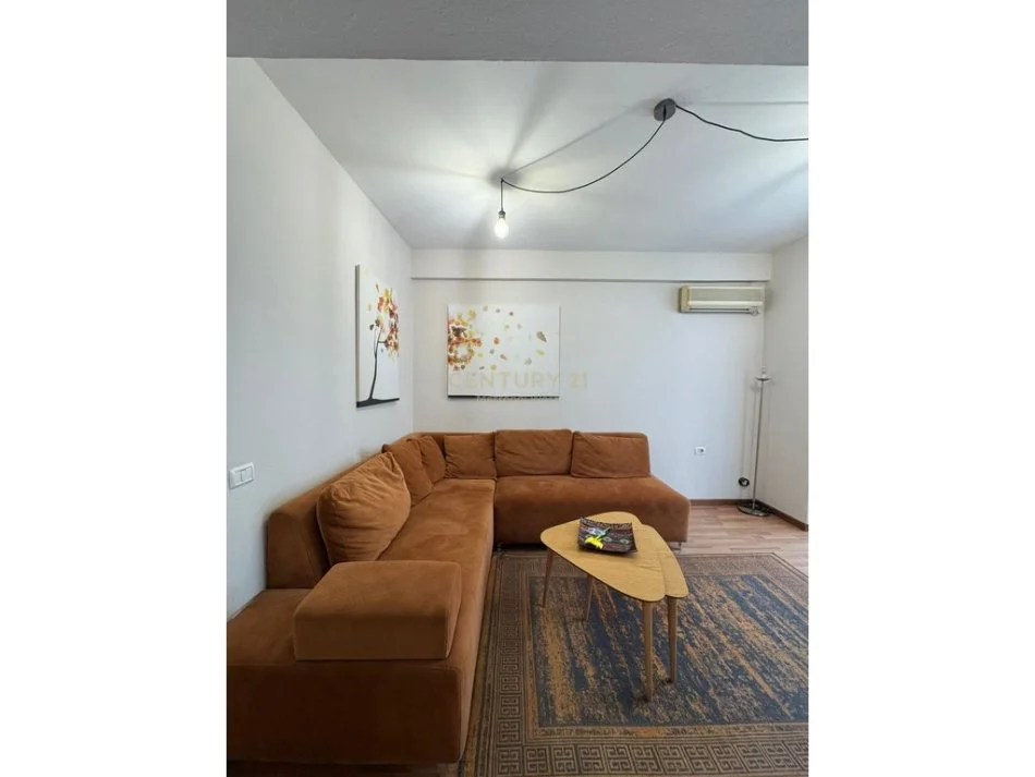 Tirane, shitet apartament 1+1 Kati 2, 69 m² 210.000 € (Mine Peza Kafe Flora)