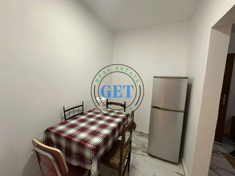 Durres, jepet me qera apartament 1+1 Kati 2, 55 m² 300 € (Vala Park)